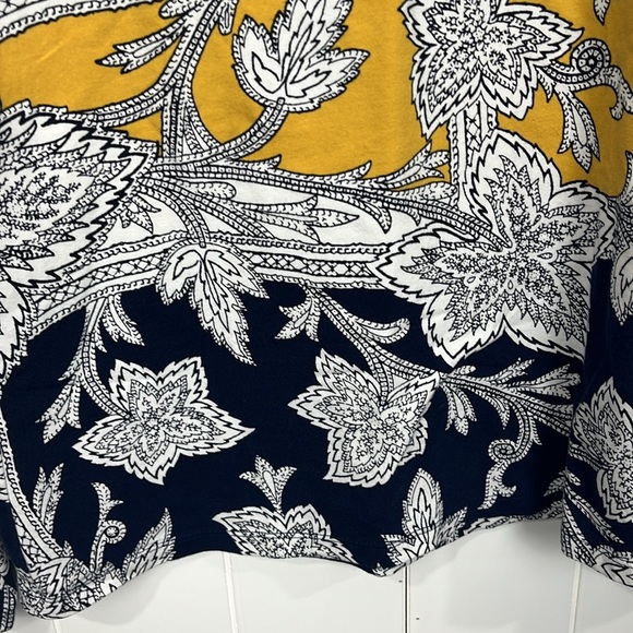 Talbots Womens Tee M Navy Gold Pullover Crew Neck Floral Print Classy Elegaant - Picture 6 of 10